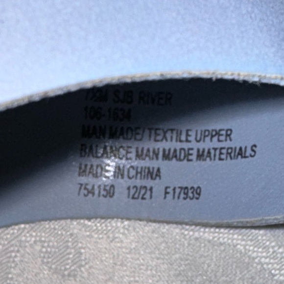 St John’s Bay Blue & Gray Sandals with memory foam and Velcro straps Size 7 1/2 - Picture 2 of 9